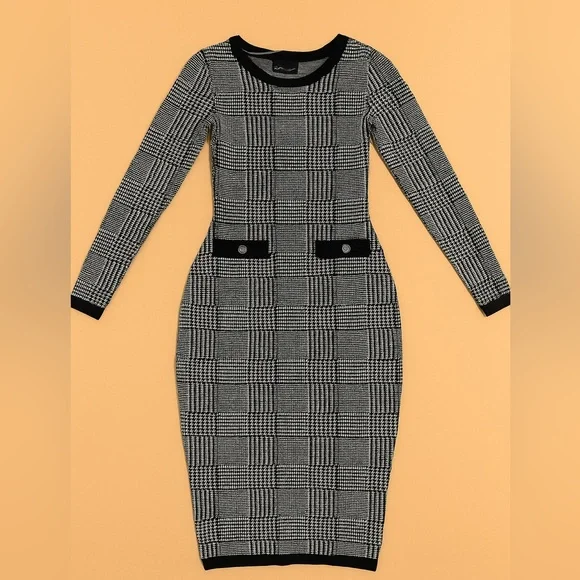 Woman’s Cocktail and Party Dress - Picture 3 of 3